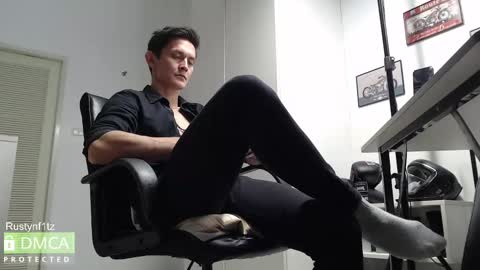 Snapshot of rustynf1tz chatting on 02/27/25, 09:43 MillionDollarGuy online show from 02/27/25, 09:43