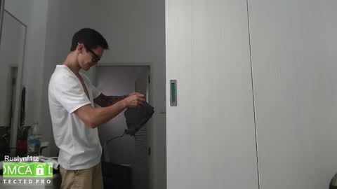 Snapshot of rustynf1tz chatting on 09/10/25, 04:23 MillionDollarGuy online show from 09/10/25, 04:23