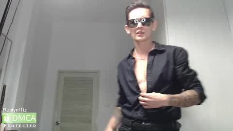 Snapshot of rustynf1tz chatting on 09/15/25, 01:00 MillionDollarGuy online show from 09/15/25, 01:00