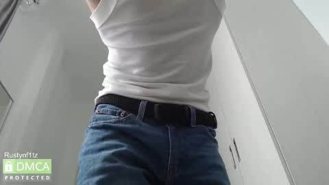 Snapshot of rustynf1tz chatting on 09/17/25, 04:36 MillionDollarGuy online show from 09/17/25, 04:36