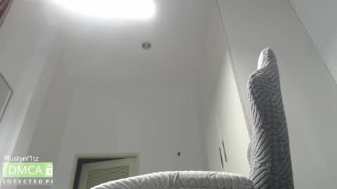 Snapshot of rustynf1tz chatting on 09/18/25, 06:37 MillionDollarGuy online show from 09/18/25, 06:37