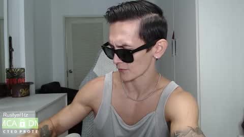 Snapshot of rustynf1tz chatting on 09/29/25, 05:45 MillionDollarGuy online show from 09/29/25, 05:45