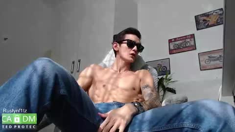 Snapshot of rustynf1tz chatting on 10/01/25, 01:55 MillionDollarGuy online show from 10/01/25, 01:55