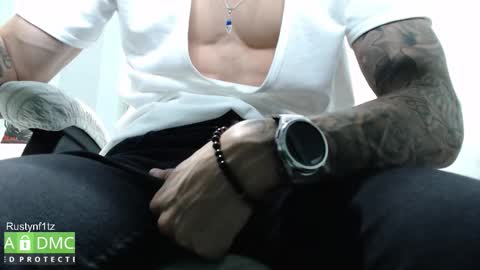 Snapshot of rustynf1tz chatting on 10/04/25, 04:43 MillionDollarGuy online show from 10/04/25, 04:43