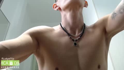 Snapshot of rustynf1tz chatting on 10/10/25, 07:07 MillionDollarGuy online show from 10/10/25, 07:07