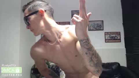 Snapshot of rustynf1tz chatting on 10/28/25, 05:11 MillionDollarGuy online show from 10/28/25, 05:11