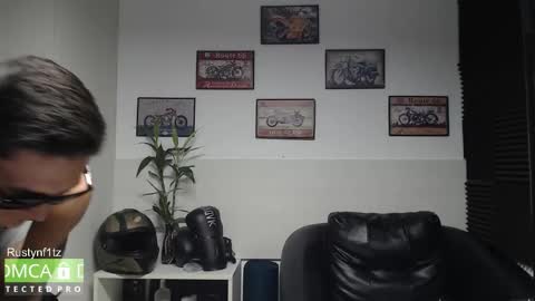 Snapshot of rustynf1tz chatting on 11/15/25, 05:38 MillionDollarGuy online show from 11/15/25, 05:38