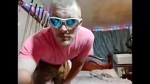 Snapshot of rustyshackelford1902 chatting on 09/17/25, 01:24 Rusty online show from 09/17/25, 01:24