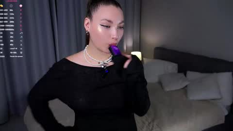 Snapshot of ruthvir chatting on 09/20/25, 01:23 Emma online show from 09/20/25, 01:23