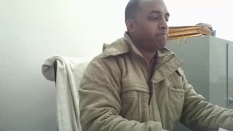 Snapshot of rwb17 chatting on 02/20/25, 10:59 rwb17 online show from 02/20/25, 10:59