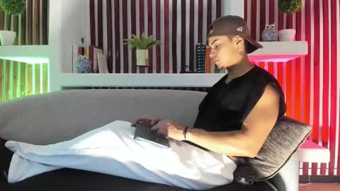 Ryan online show from 09/29/25, 03:44