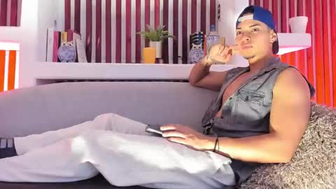 Ryan online show from 10/06/25, 03:37