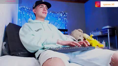 Ryannhill  online show from 11/07/25, 04:45