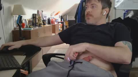 Snapshot of ryis2high chatting on 12/22/24, 10:49 Ryis2High online show from 12/22/24, 10:49