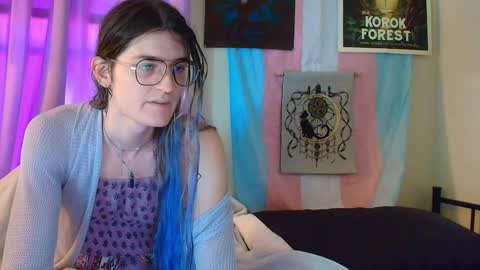 Snapshot of ryn_michele chatting on 09/17/25, 05:03 Ryn Michele online show from 09/17/25, 05:03