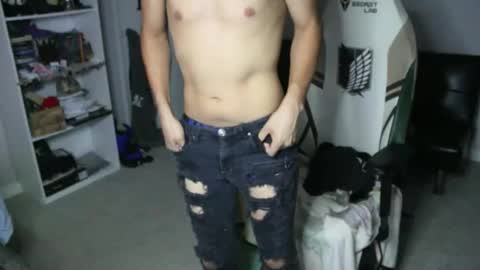 Snapshot of ryot35 chatting on 10/18/25, 12:24 Ryot3 online show from 10/18/25, 12:24