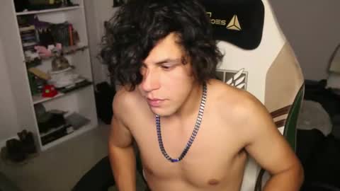 Snapshot of ryot35 chatting on 10/19/25, 12:11 Ryot3 online show from 10/19/25, 12:11