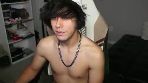 Snapshot of ryot35 chatting on 10/20/25, 11:38 Ryot3 online show from 10/20/25, 11:38