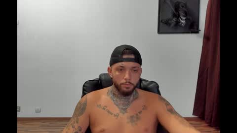 Snapshot of s1nmaster chatting on 09/19/25, 07:10 s1nmaster online show from 09/19/25, 07:10