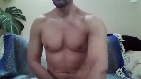 Snapshot of s43_ chatting on 01/11/25, 10:18 s43_ online show from 01/11/25, 10:18