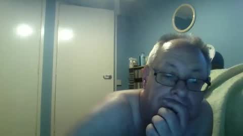 Snapshot of s536sny18 chatting on 09/17/25, 02:41 s536sny18 online show from 09/17/25, 02:41