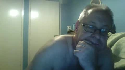 Snapshot of s536sny18 chatting on 09/21/25, 11:28 s536sny18 online show from 09/21/25, 11:28