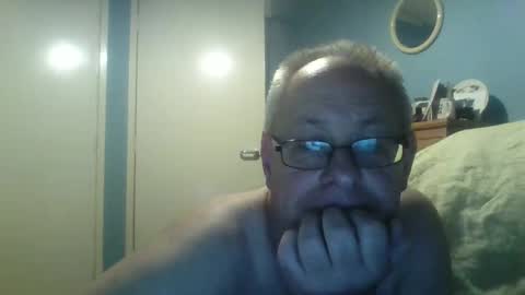 Snapshot of s536sny18 chatting on 09/25/25, 07:17 s536sny18 online show from 09/25/25, 07:17