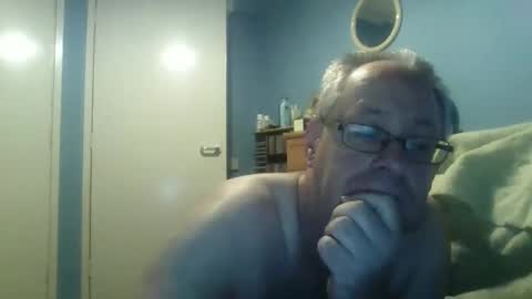Snapshot of s536sny18 chatting on 10/19/25, 09:21 s536sny18 online show from 10/19/25, 09:21