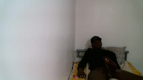 Snapshot of s8ukme90 chatting on 09/11/25, 12:22 s8ukme90 online show from 09/11/25, 12:22