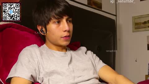 Snapshot of s_a_t_u_r_n chatting on 12/17/24, 07:29 ST online show from 12/17/24, 07:29