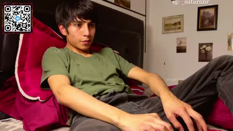 Snapshot of s_a_t_u_r_n chatting on 12/24/24, 04:33 ST online show from 12/24/24, 04:33