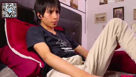 Snapshot of s_a_t_u_r_n chatting on 03/10/25, 11:06 ST online show from 03/10/25, 11:06