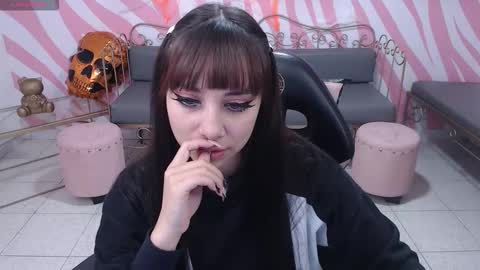 Sabrina online show from 10/27/25, 01:15