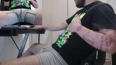 Saat online show from 11/18/25, 12:27