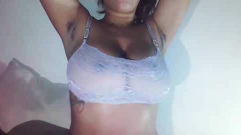 Snapshot of saavaghechick chatting on 02/18/25, 12:37 Jeane online show from 02/18/25, 12:37