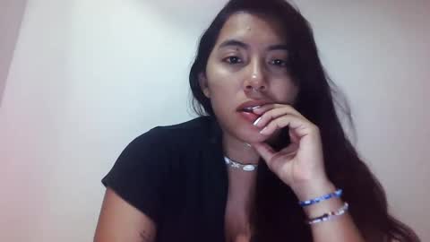 Snapshot of saavaghechick chatting on 03/11/25, 01:48 Jeane online show from 03/11/25, 01:48