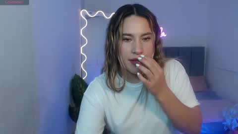 Snapshot of saaya_tay chatting on 03/08/25, 03:17 saaya_tay online show from 03/08/25, 03:17