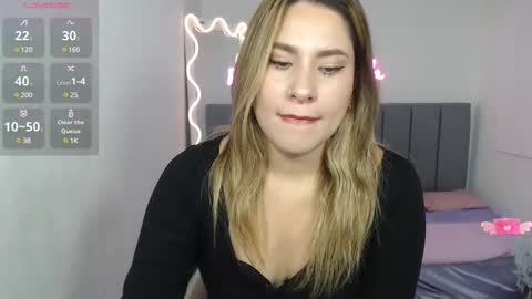 Snapshot of saaya_tay chatting on 03/12/25, 03:02 saaya_tay online show from 03/12/25, 03:02