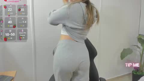 Snapshot of saaya_tay chatting on 09/23/25, 03:09 saaya_tay online show from 09/23/25, 03:09