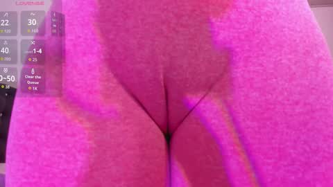 Snapshot of saaya_tay chatting on 09/27/25, 03:28 saaya_tay online show from 09/27/25, 03:28