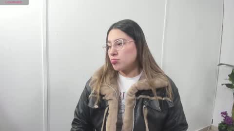 Snapshot of saaya_tay chatting on 10/01/25, 03:23 saaya_tay online show from 10/01/25, 03:23