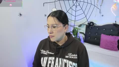 Snapshot of saaya_tay chatting on 10/28/25, 03:10 saaya_tay online show from 10/28/25, 03:10