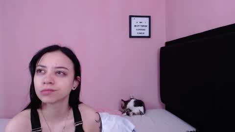 Snapshot of sabbrand_ chatting on 09/24/25, 12:08 online show from 09/24/25, 12:08