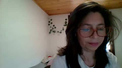 Snapshot of sabinadeluxe_cg chatting on 10/07/25, 09:01 sabinadeluxe_cg online show from 10/07/25, 09:01