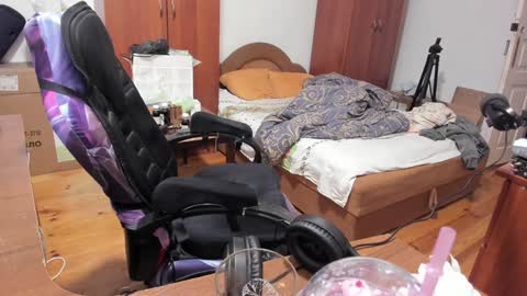 Snapshot of saboda chatting on 12/18/24, 07:52 1141323 my Lord Mister Max moms treasure online show from 12/18/24, 07:52