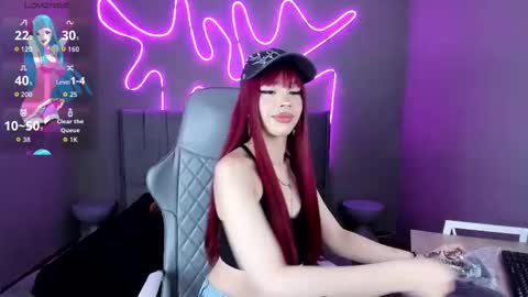 Snapshot of sabrina_bloom_ chatting on 10/02/25, 01:07 sabri online show from 10/02/25, 01:07