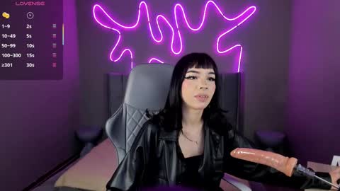 Snapshot of sabrina_bloom_ chatting on 10/13/25, 01:44 sabri online show from 10/13/25, 01:44