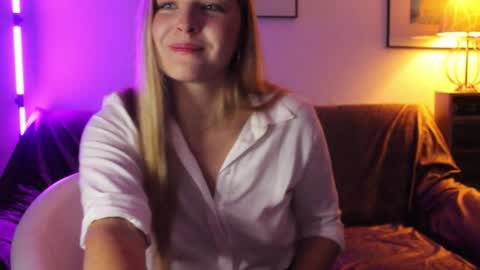Snapshot of sabrina_witch_of chatting on 09/23/25, 12:24 Sabrina online show from 09/23/25, 12:24