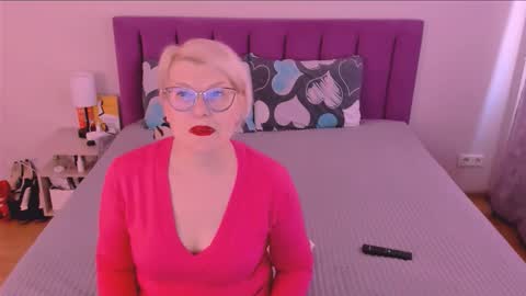 Sabrina MacMarren online show from 10/08/25, 11:52