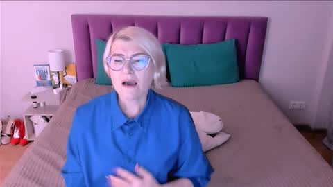 Sabrina MacMarren online show from 11/14/25, 03:00